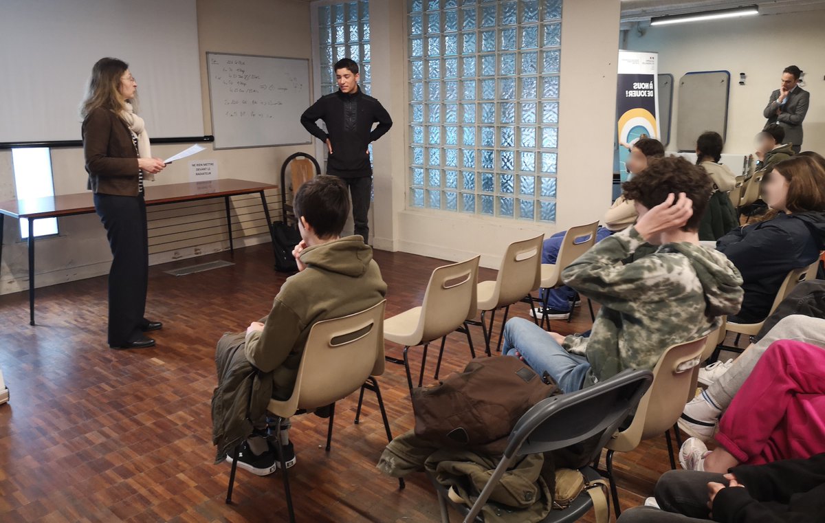 Académie de Versailles tweet media