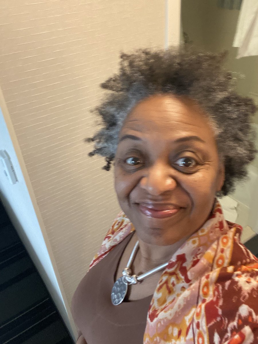 Abenaa46's tweet photo. 500 folks all here to discuss ways to end poverty. #empath #DisruptPoverty https://t.co/xeCuCEA9oJ