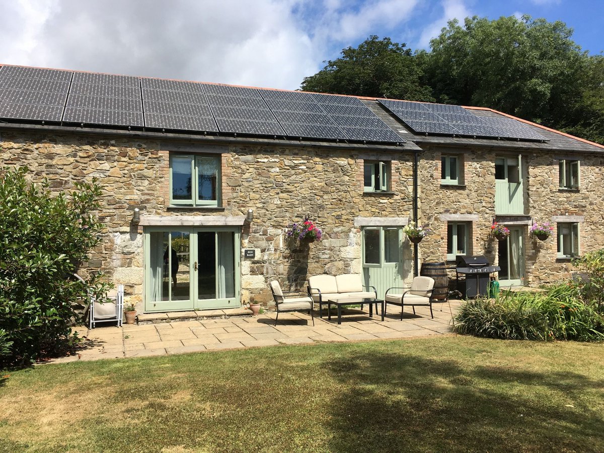 aroundaboutbrit's tweet photo. 💬 "Loved our stay. Extremely helpful and approachable hosts. Beautiful property in a lovely part of the country. Would recommend it to everyone."

🏡 Self Catering 
https://t.co/0pc0e48sw3

#GuestReview #CornwallEscape #TranquilRetreat #SelfCatering #Holiday #Family #Explore #UK https://t.co/dxtRi6FU40