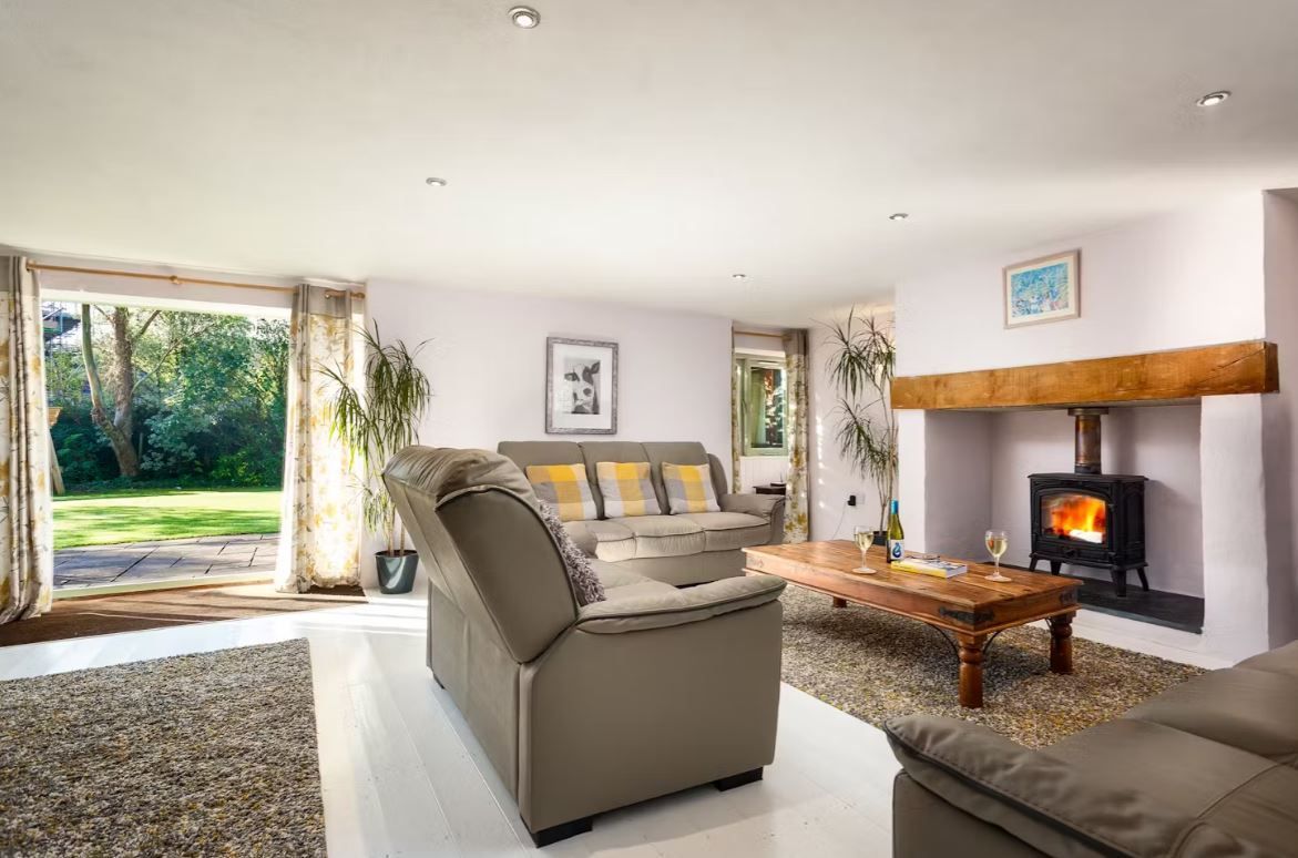 aroundaboutbrit's tweet photo. 💬 "Loved our stay. Extremely helpful and approachable hosts. Beautiful property in a lovely part of the country. Would recommend it to everyone."

🏡 Self Catering 
https://t.co/0pc0e48sw3

#GuestReview #CornwallEscape #TranquilRetreat #SelfCatering #Holiday #Family #Explore #UK https://t.co/dxtRi6FU40