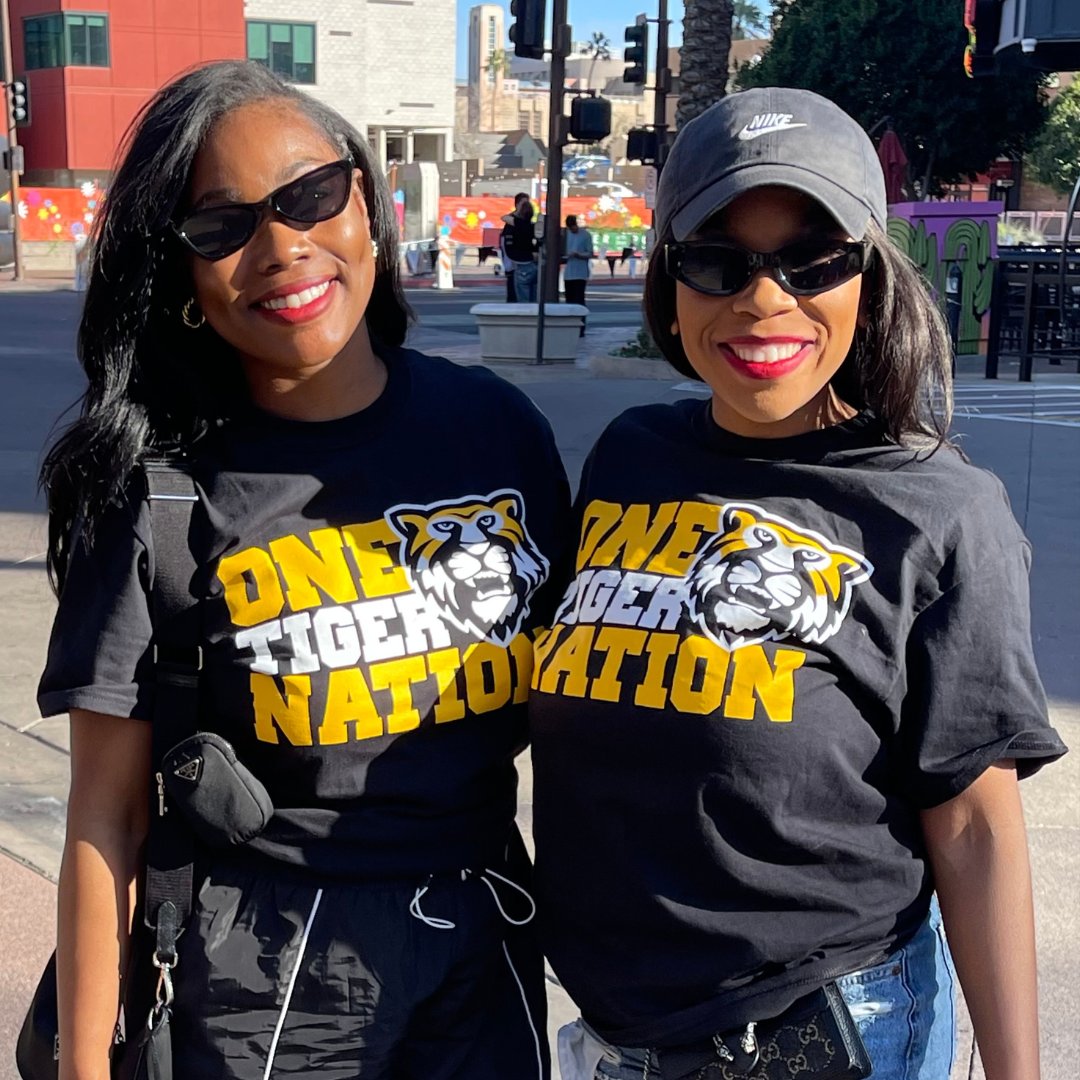 The HSF office is closed this week for spring break but our online shop is still open!

Click below to purchase alumni gear!

Link: heightsschoolsfoundation.org/2023-24-annual…