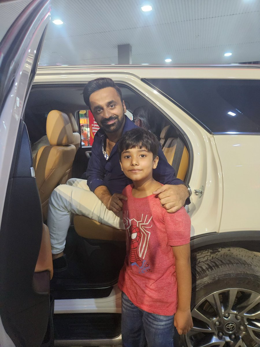 My wife’s comment on my son after he got home near iftar: @WaseemBadami ko Dekh k usay esi taskeen Mili jaisay roza us n khanay se nahi Waseem badami ki shakal dek k kholna hota hai 😁Ibrahim loves you Waseem :) #shaneramazan