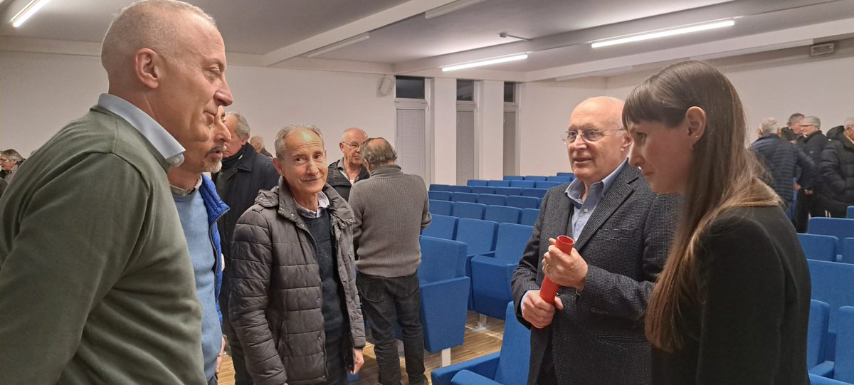 La segretaria @conti_caterina a #RoveredoInPiano con il candidato sindaco Giovanni #Biason sostenuto dal @pdnetwork e da #civicaFvg Nella maratona della campagna elettorale verranno fuori le doti di un uomo perbene e di un amministratore scrupoloso affiancato da liste di qualità