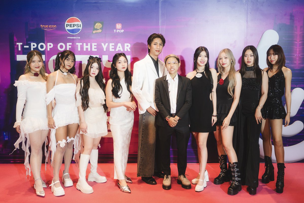 WYNN_Ent's tweet photo. #PEPSIpresentsTotyMusicAwards
#WYNNentertainment
#RedSpin
#La_MoonTH
#Bowprat
#Samoraphoom https://t.co/MXsSzWmQMn