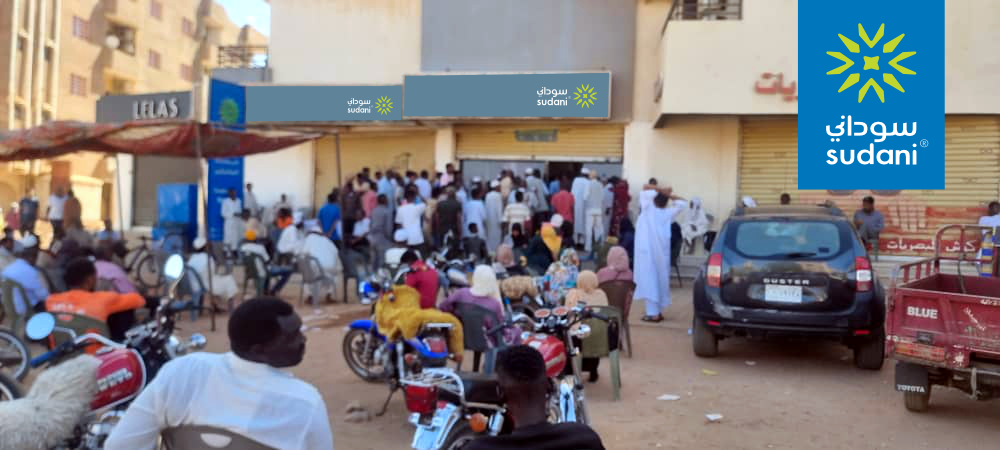 Sudani_sd's tweet photo. افتتح اليوم  مهندس جعفر صالح نائب الرئيس التنفيذي و المدير لقطاع الشبكة و التكنولوجيا لمجموعة سوداتل للإتصالات  مركز خدمات سوداني حي الروضة في شارع الوادي بمدينة أم درمان وذلك ضمن برامج جولات الإدارة التنفيذية في ولايات السودان المختلفة لتجويد أداء الشبكة و تفقد مراكز الخدمات. https://t.co/BuNCpRxMNM