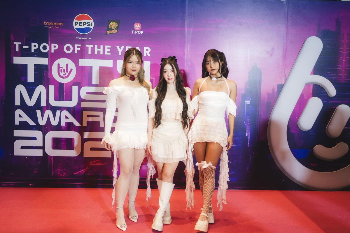 WYNN_Ent's tweet photo. #PEPSIpresentsTotyMusicAwards
#WYNNentertainment
#RedSpin
#La_MoonTH
#Bowprat
#Samoraphoom https://t.co/UPDAN3nLAc