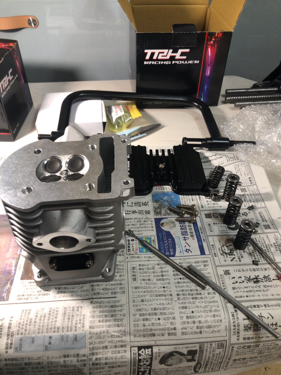 Tamashiro046's tweet photo. 夜な夜な秘密作業🐰
何年ぶりに使っただろうこの工具🤔
#bws125
#シグナス
#trhc
#typevv
#秘密作業 https://t.co/1ulhD2oSnt