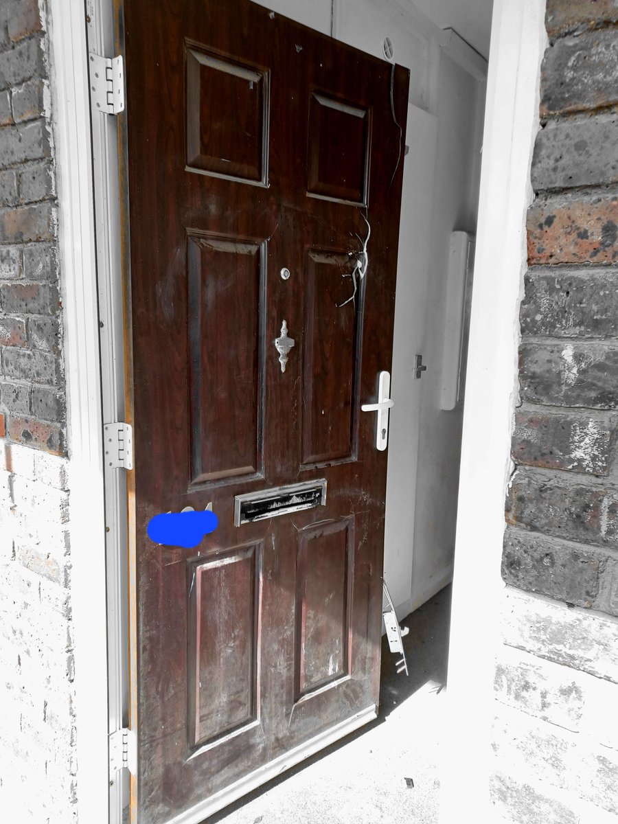 SNT along with Street duties and Havering joint task force team executed a sec 23 misuse of drugs act warrant at an address on Hilldene Avenue, which has been causing ASB in the local area. #clearholdbuild @LocalCrimeBeats