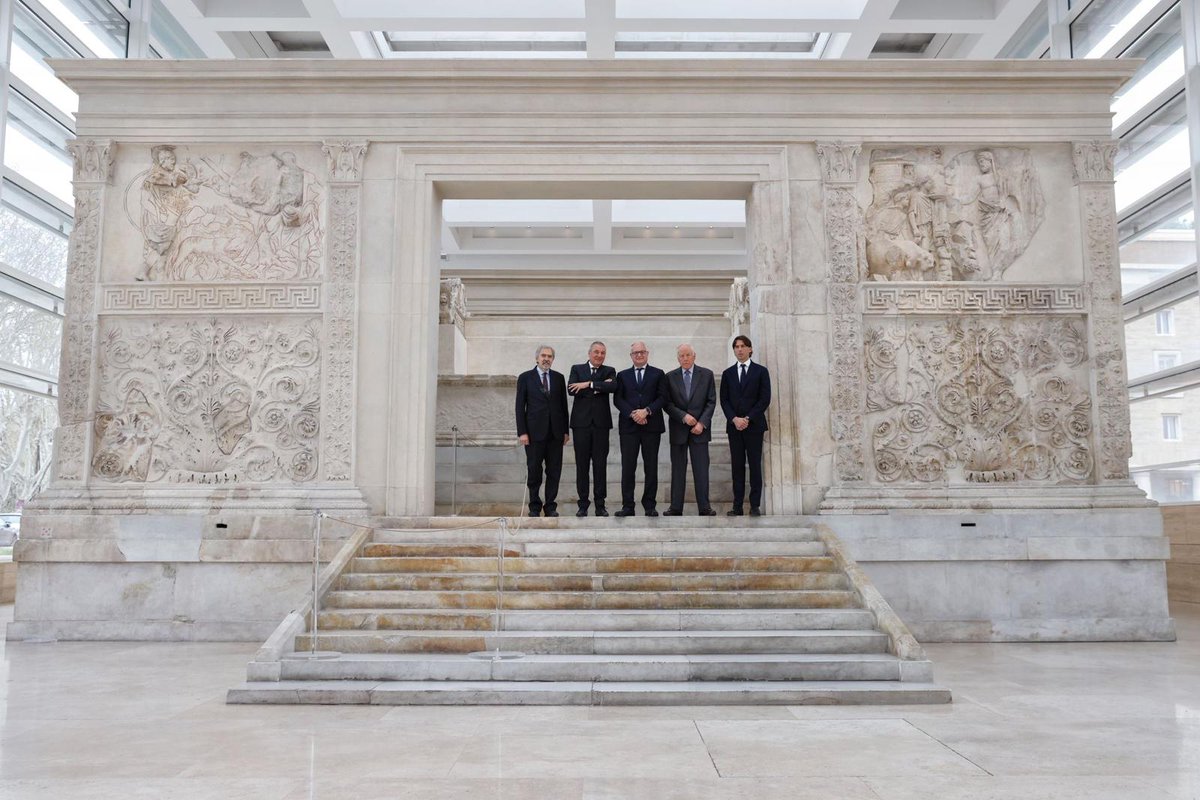 #Roma, da @Bulgariofficial 700mila euro per il museo del #Mausoleo di #Augusto. L'annuncio del sindaco di Roma @gualtierieurope . Apertura prevista nel 2026 in concomitanza con la fine dei lavori di restauro del monumento. Su @ItaliaOggi italiaoggi.it/news/roma-da-b…