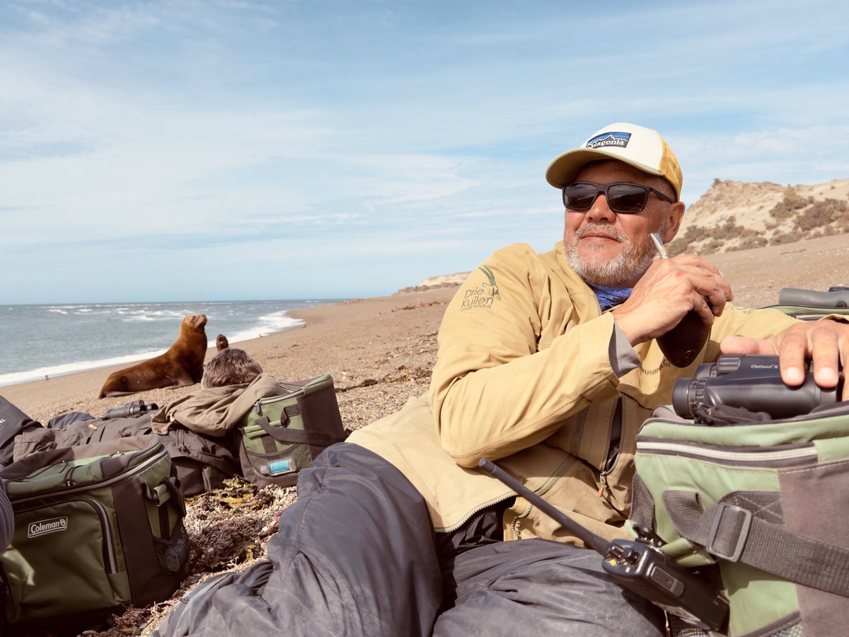 Mate 🧉 en la playa… cada uno toma mate como quiere - Punta Norte - Patagonia Argentina 🇦🇷 🦭 ☺️😎 #mate #puntanorte #patagonia #argentina #madryn