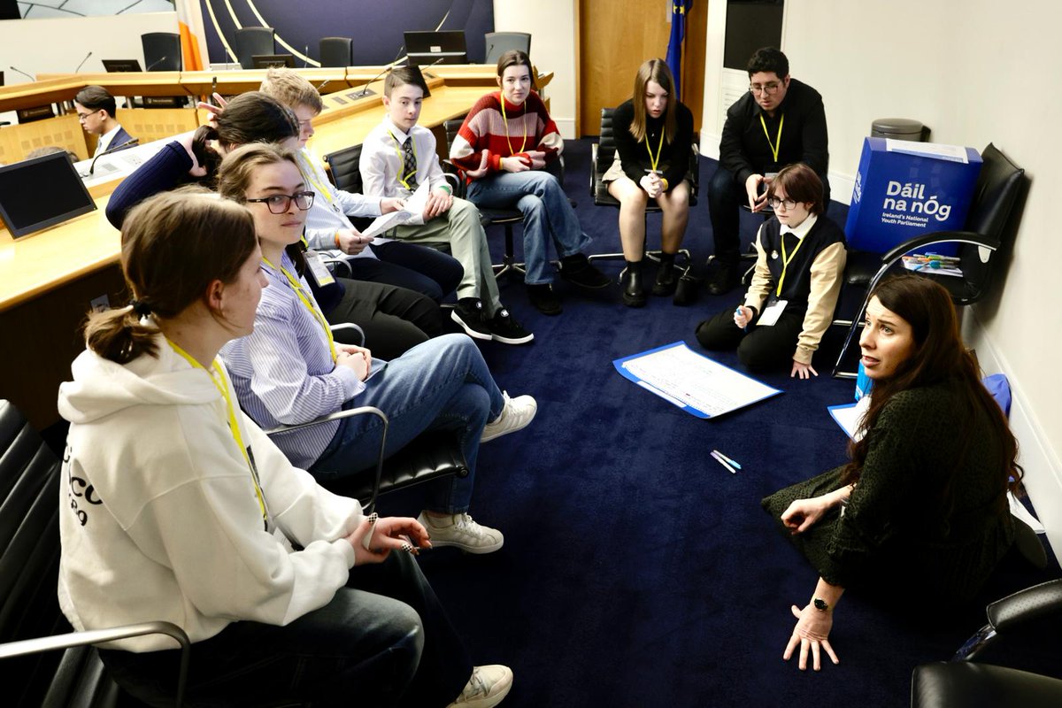 The #DáilnanÓg participants have now split into Workshop Groups in the Committee Chambers where to discuss the relevant topic/issue and Vote. The issues discussed are on key mental health topics facing young people today. #SeeForYourself 📸Gallery - flic.kr/s/aHBqjBiPqb