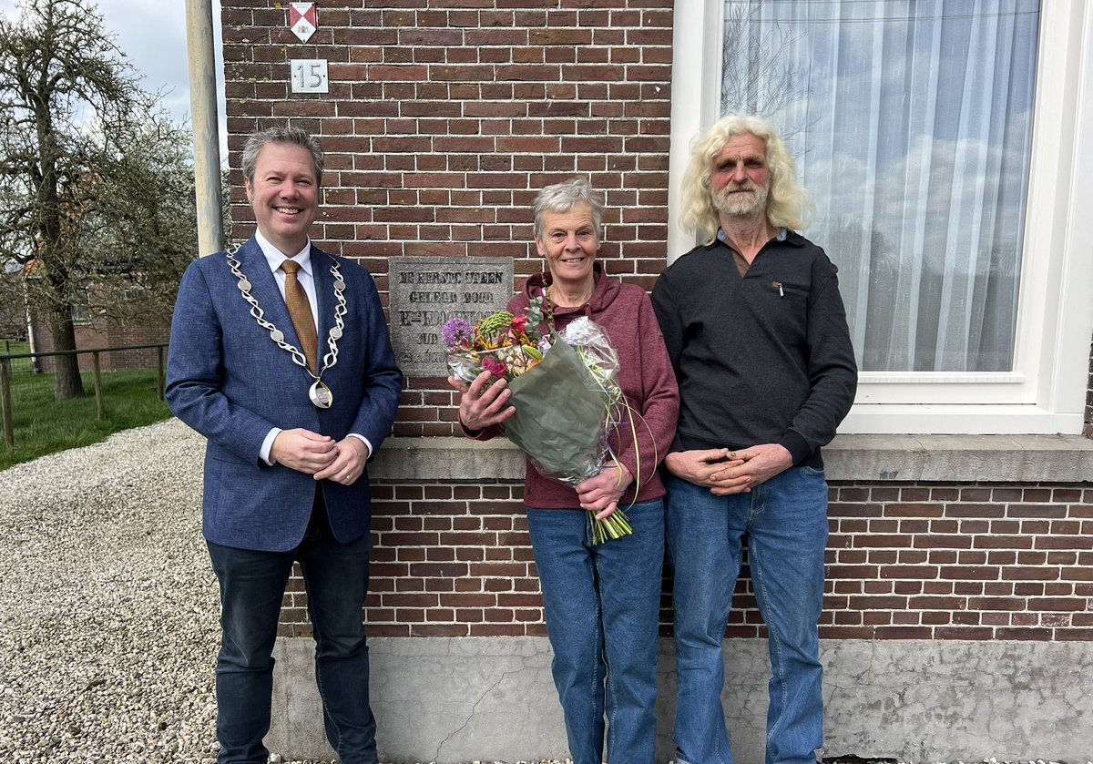 Wat een heerlijke verhalen en pracht ondernemers. Hard werken, dat wel. Maar allebei erg gelukkig en ook met elkaar. Gefeliciteerd met 50 jaar huwelijksjubileum familie Hoogendoorn! #hekendorp #oudewater @GemOudewater