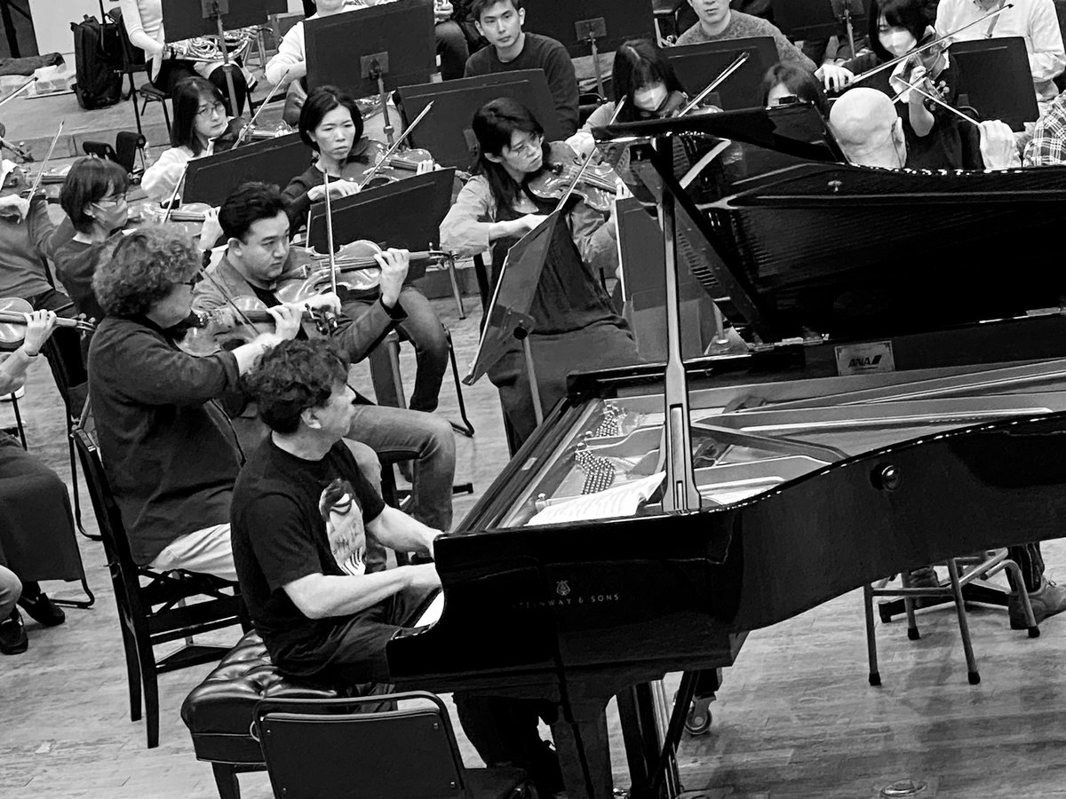 OzoneMakoto's tweet image. My very first time playing the Shostakovich P-Con #2 

The power and the depth Mickey’s music making is simple incredible. 
And Bravo to @osakaphil for playing it so beautifully. 

(Sold Out tomorrow)

@michiyoshi_web 
#shostakovich
#finalconcert