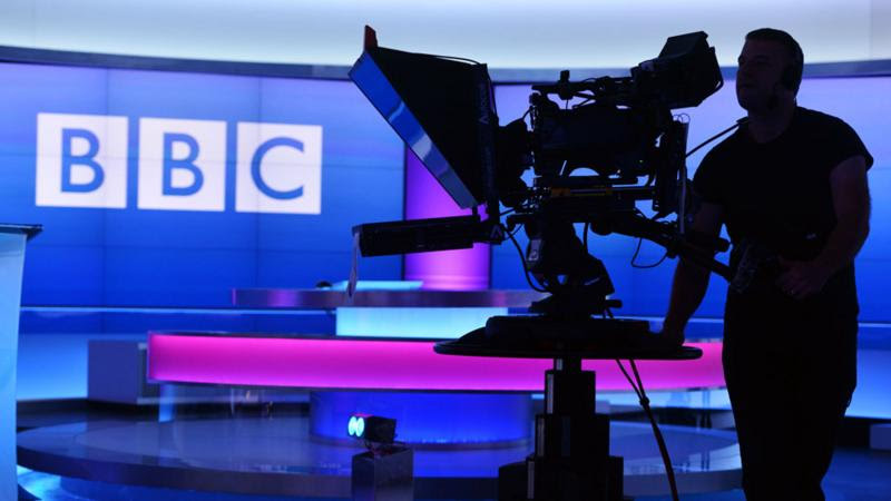 Discurso íntegro del director de la @BBC, ayer, con reflexiones interesantísimas sobre el rumbo futuro de la corporación

Sus apuestas: 
+Periodismo regional de investigación (sobretodo en digital)
+BBC Verify
+Descentralización
+BBC Studios (internac)

📰 televisual.com/news/bbc-dg-ti…