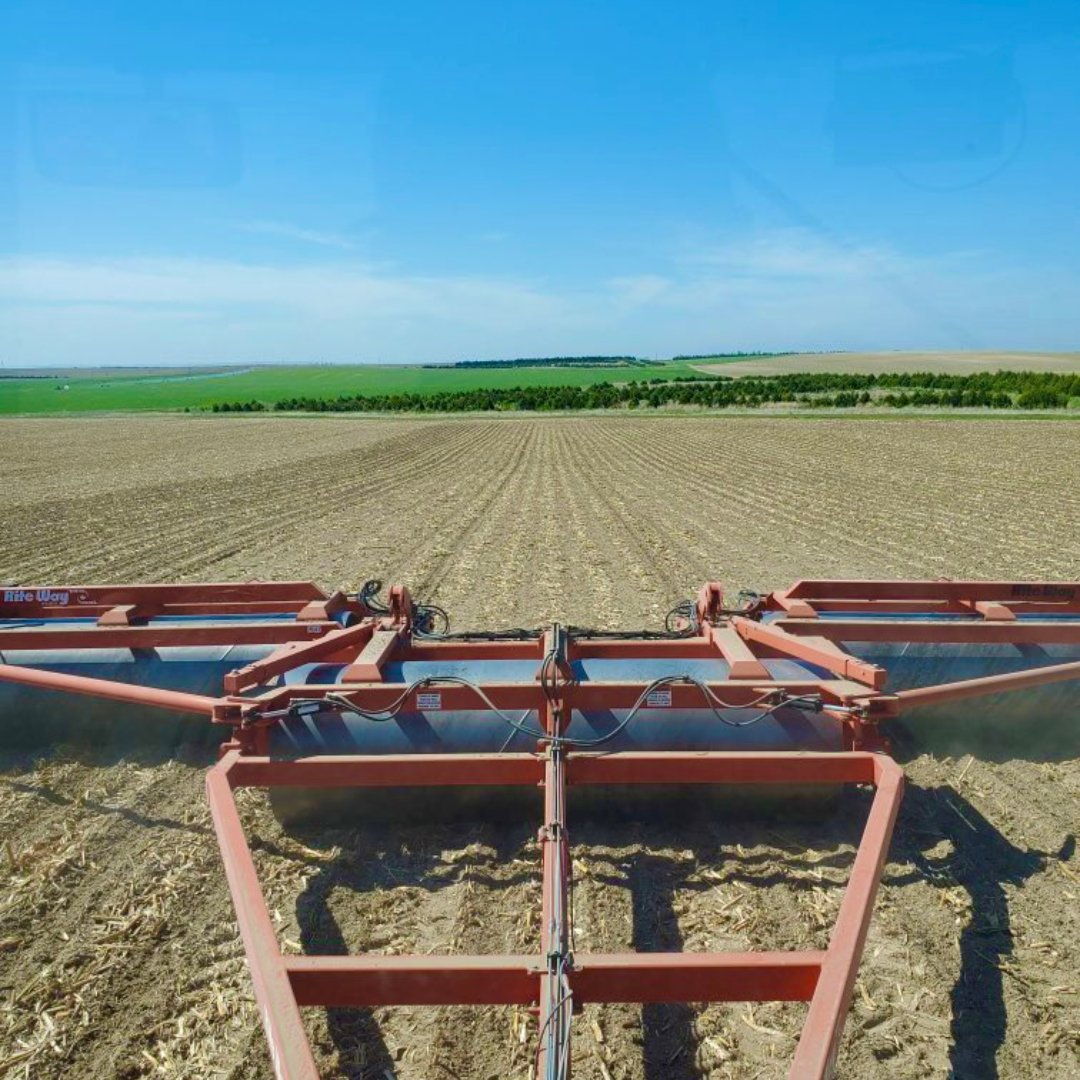 Our Land Rollers apply uniform weight and surface contact across your fields and effectively push rocks into the ground and level out clumps. The resulting surfaces promote even germination, allow you to spray faster, and reduce downtime during harvest. bit.ly/3ZOkWwp