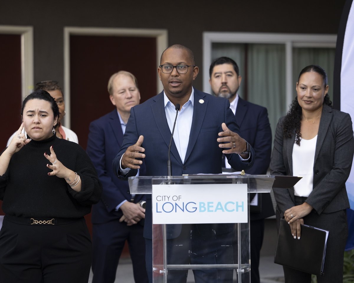 LBHealthDept's tweet photo. 🎉@LongBeachCity celebrates the start of renovations for #ProjectHomekey, transforming a former hotel into interim housing for people experiencing homelessness. This state-funded project will create a safe, accessible housing & improves community safety. https://t.co/nYyHb77XuU https://t.co/N7dY7foK5P