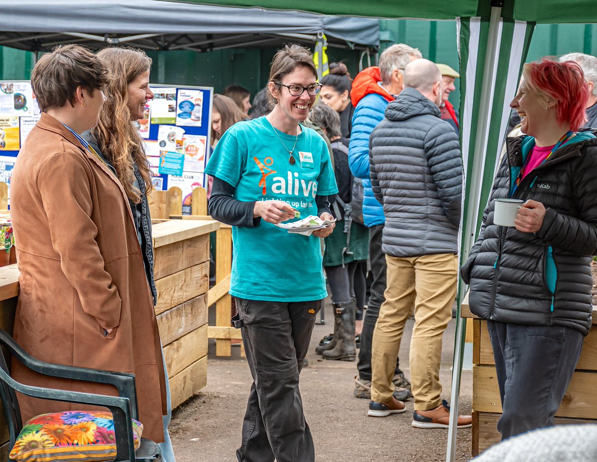 Thanks to @JoeSims10, who officially opened our #Knowle #dementiafriendly allotment yesterday. 🌱 And thanks to all the amazing people who joined us to make the event special. 🤗 Sessions at the allotment start in earnest next Tues - book a place: aliveactivities.org/dementia-frien…