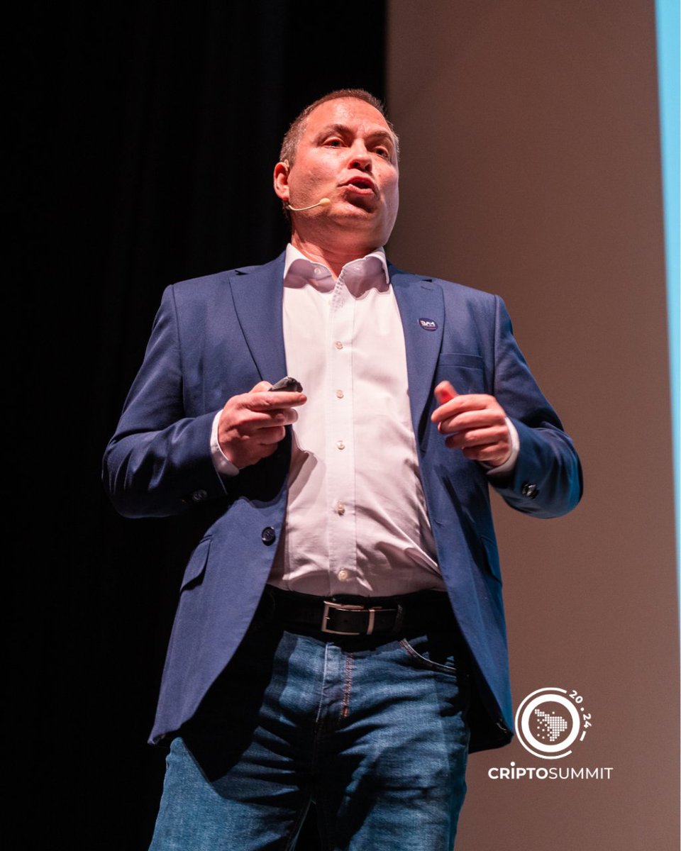CriptoSummit's tweet photo. Compartimos algunas de las imágenes que nos dejó #CriptoSummit2024 en Chile el pasado 20 de marzo.
¡La Revolución Financiera ya partió! y tú eres parte de ella.
Agradecemos a nuestros sponsors que hicieron posible el desarrollo de este evento
Platinum: @EXNESS @blockassetmgmt https://t.co/XWoUwFixNH