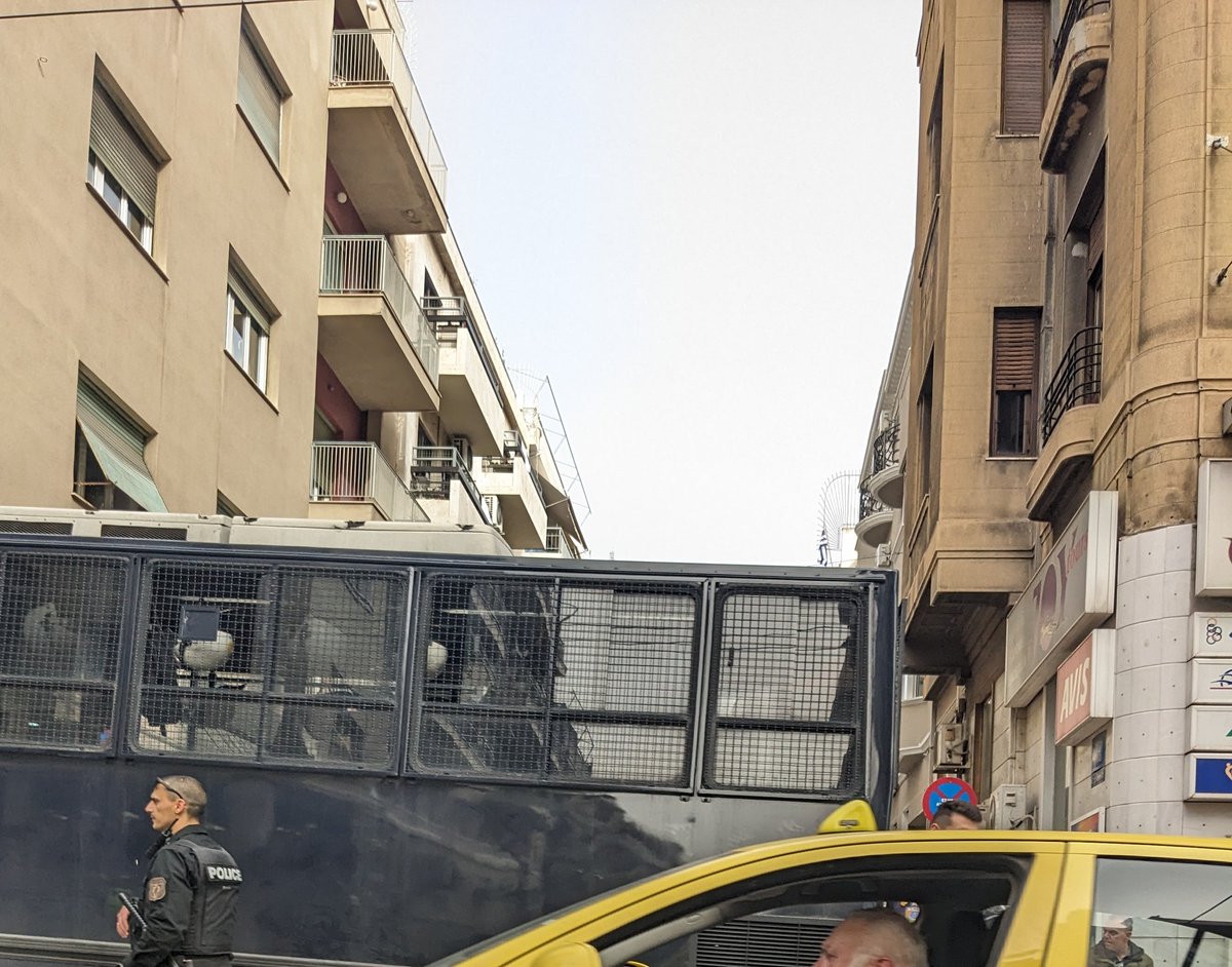 Πογκρομ τωρα κατα μηκος  Πατησιων. Κυψελη, σε οποιον ειναι μελαμψος.
Κλουβες ΜΑΤ, τροχαια
Κλουβες Μεταγωγων, Διας.
#antireport