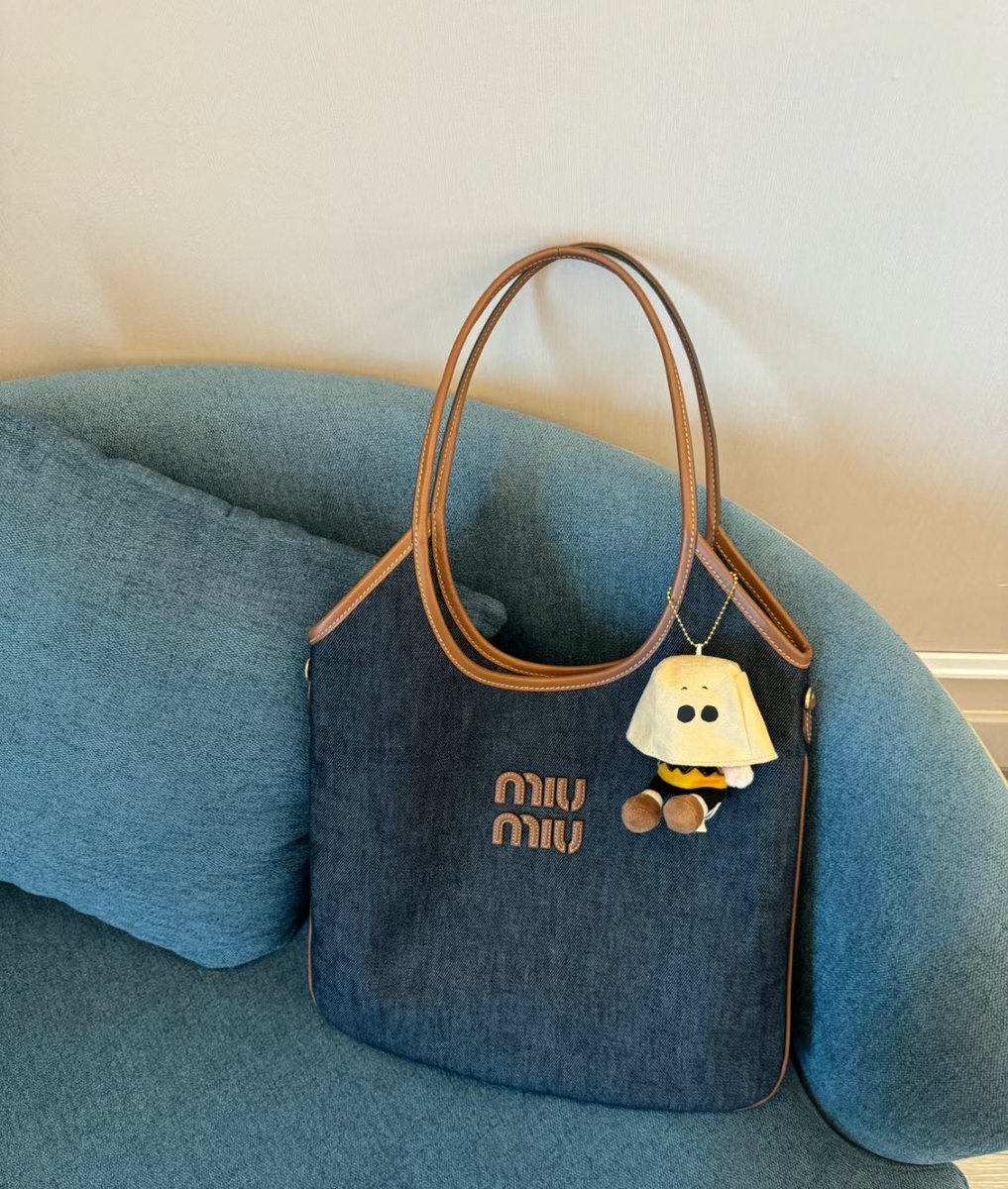 bonjour_pre's tweet photo. Miu Miu Ivy bag🫧🛄 https://t.co/DVmmPcxX17
