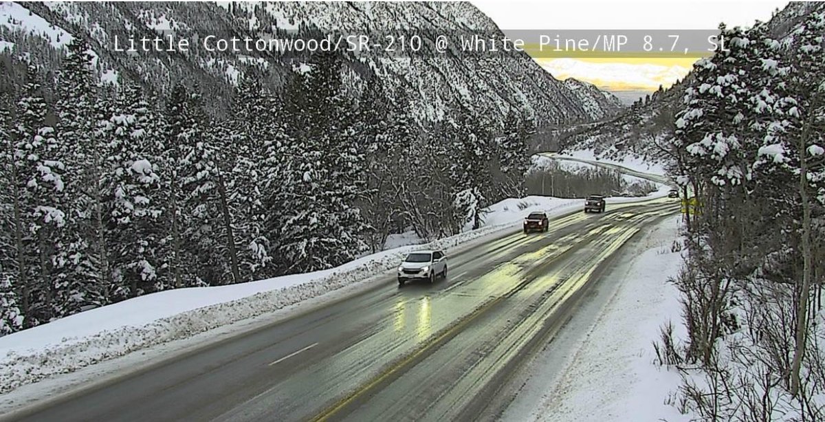 UDOTcottonwoods's tweet photo. 🚨#RoadWeatherUpdate🚨
#SR190 #SR210: #TractionLaw LIFTED in Big & Little Cottonwood Canyons.
REMINDER: This is based on current road conditions, is subject to change at any time, and applies to both travel directions.
🔗More information on requirements: https://t.co/DX4LIJ7Q40 https://t.co/7V2Xx8ld9Y