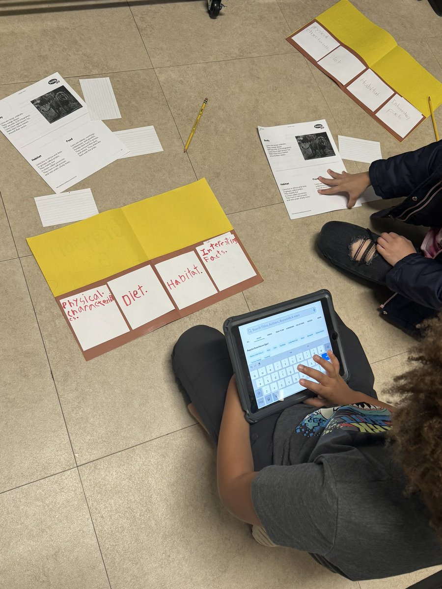 NatalieCK425's tweet image. Animal research begins in first grade!! We are researching safari animals 🐾🐾@DLE_Lions #livelaughloveleonetti #justgoodteaching