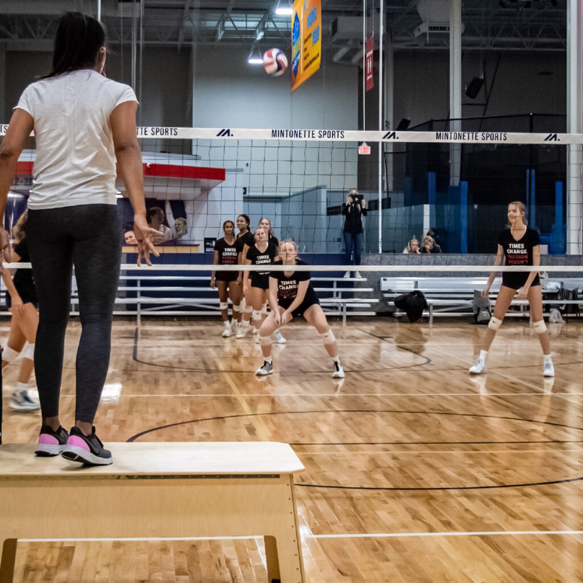SportsImportsVB's tweet photo. Elevate your game with our Coaches Box! 🏐 Ideal for those looking to hit at net height and boost practice efficiency. This light, sturdy platform elevates your skills 24" off the ground. 🚀 What drills would you try? 

#VolleyballTraining  #coachesbox https://t.co/oPJvfw36Ol