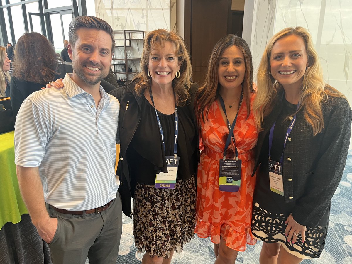 juliejohnsonxyc's tweet photo. 😎😃💥Why should you make sure #shiftevent is on your calendar for ‘25? Cause they attract the best thought leaders in #befi #finpsych‼️ And what an unexpected AMAZING surprise💜⁦@SamanthaTwenty⁩ - so wonderful to see u❣️ &amp; ⁦@jbrendanfrazier⁩ ⁦@DeirdreVanNest⁩ https://t.co/p70BFcecCH