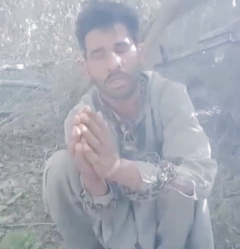 اب توایکس بھی کچےکےڈاکؤں کاساتھ دینےلگااکاونٹ لاک کرکےٹویٹیس ڈیلیٹ کروائی ہیں افسوس کا مقام ہےانسان کسی کےظلم کےخلاف آوازاٹھاےتوسوشل میڈیااکاونٹس لاک اوربلاک کردیتاہےمگرمیں نےانصاف کےلئےآوازاٹھانی ہےکبھی رکوں گانہیں۔
#کچے_کے_ڈاکووں_کا_خاتمہ_کرو