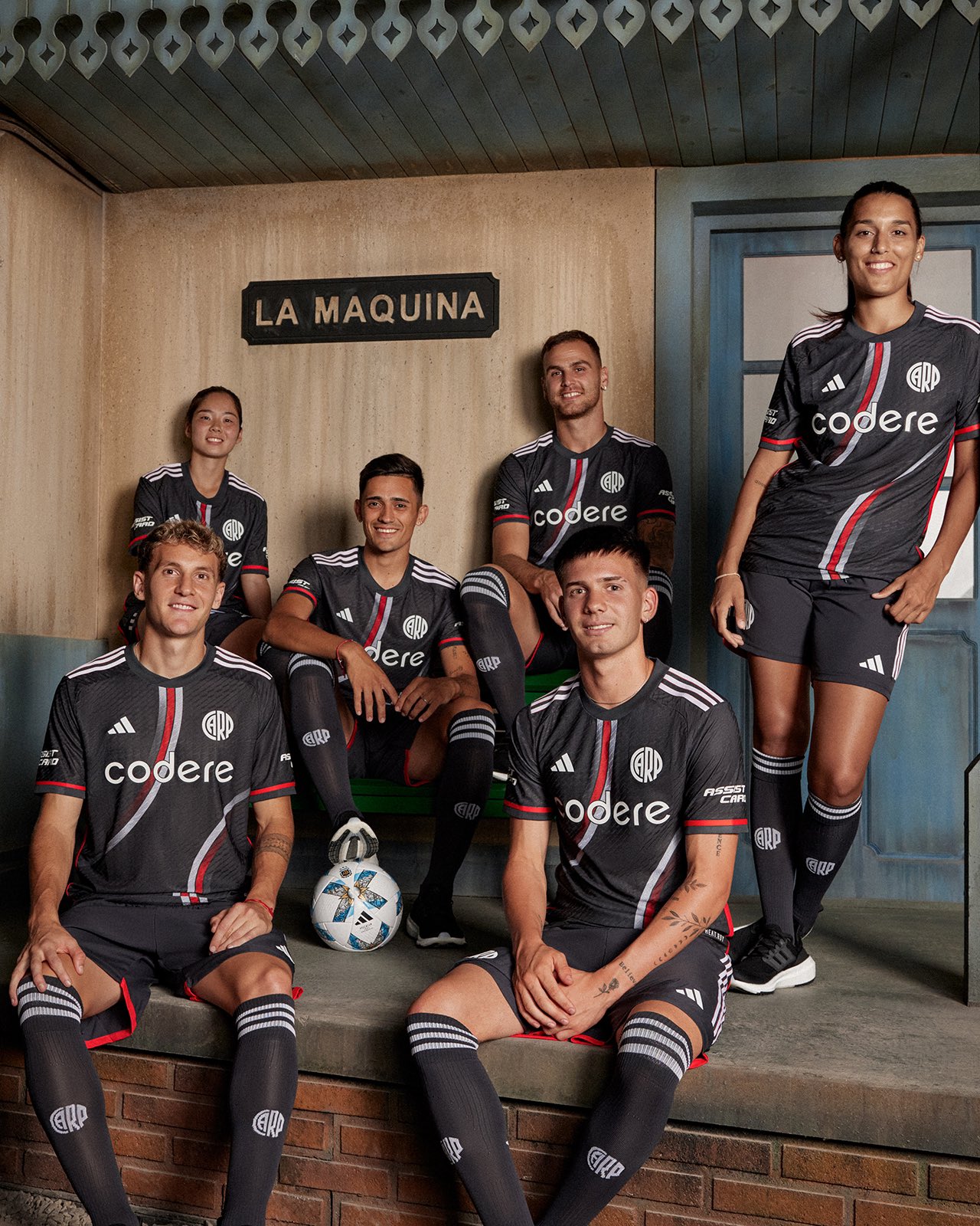 River presenta nueva camiseta hotsell