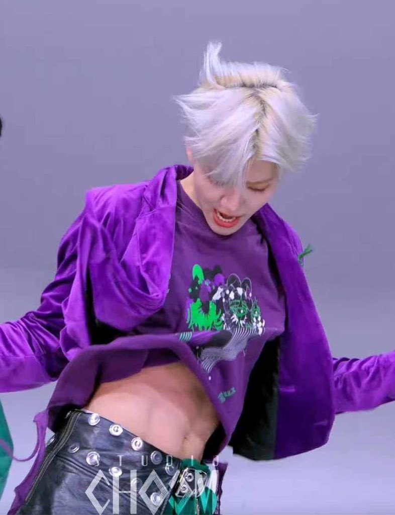 _thinkwetwisted's tweet photo. 니몸보다니얼굴보다니춤이더좋아(아마도)진짜야.... https://t.co/x0by1Y2tNn