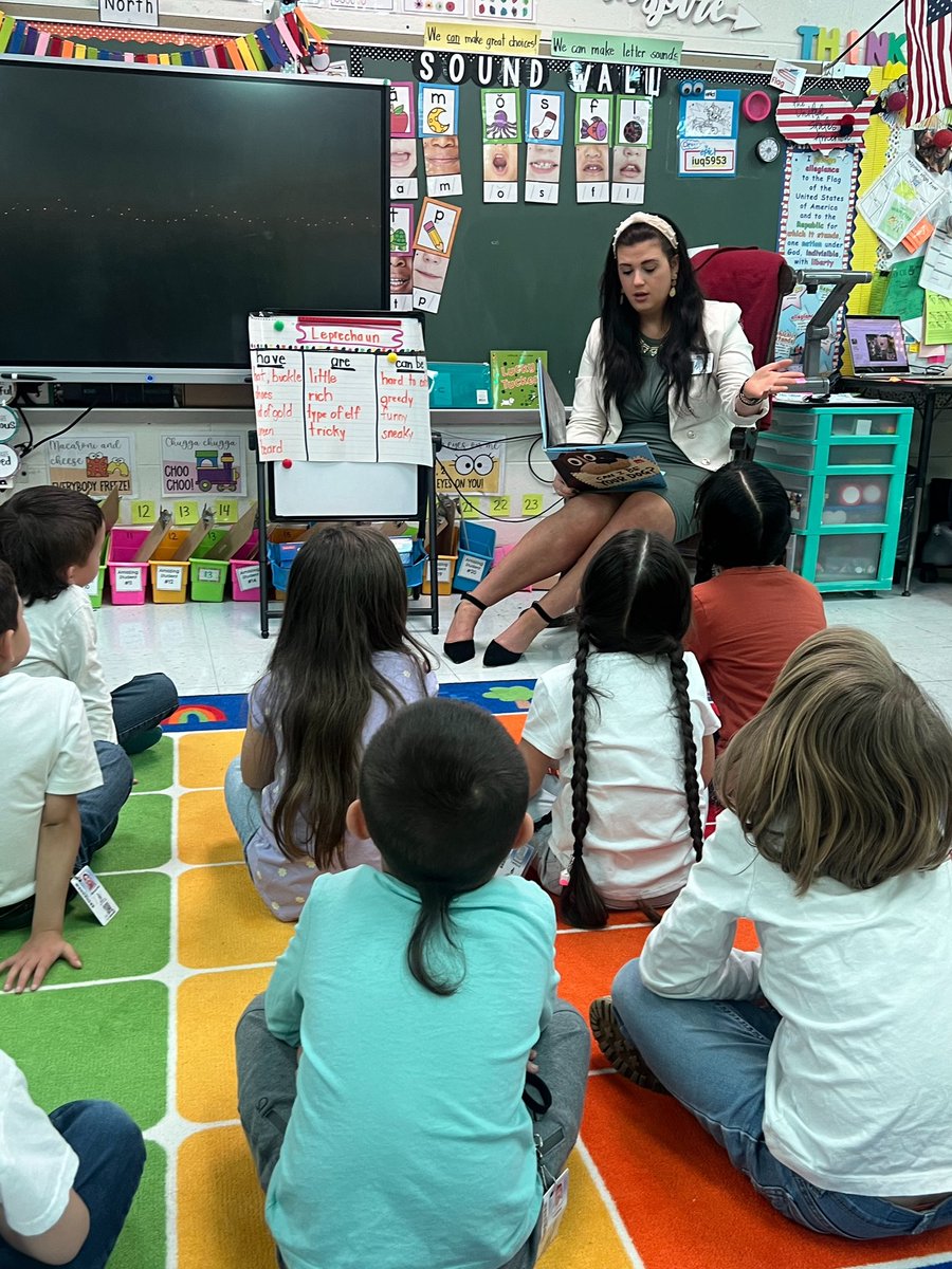 drbnwalker's tweet photo. Thank you Ms. Tayloe for inviting me to be a guest reader in your classroom today! I always love visiting @SEELilHawks and my teacher heart will always love a good read aloud! 🩵🖤 https://t.co/BK18WlZRko
