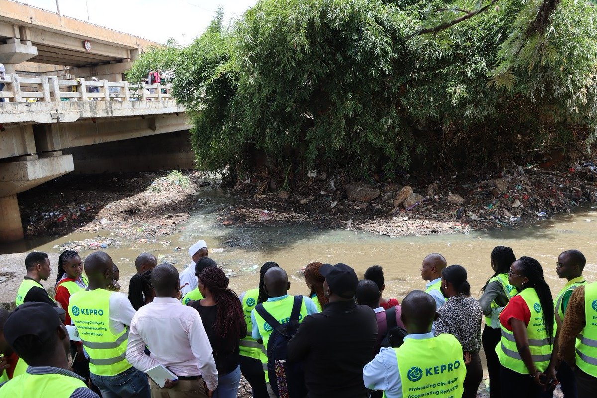 NEMA today held a participatory inspection visit together with the 29 companies that were issued with environmental restoration orders after their products and packaging were found littering the Nairobi Rivers. The companies were given 30 days to restore the river to its natural