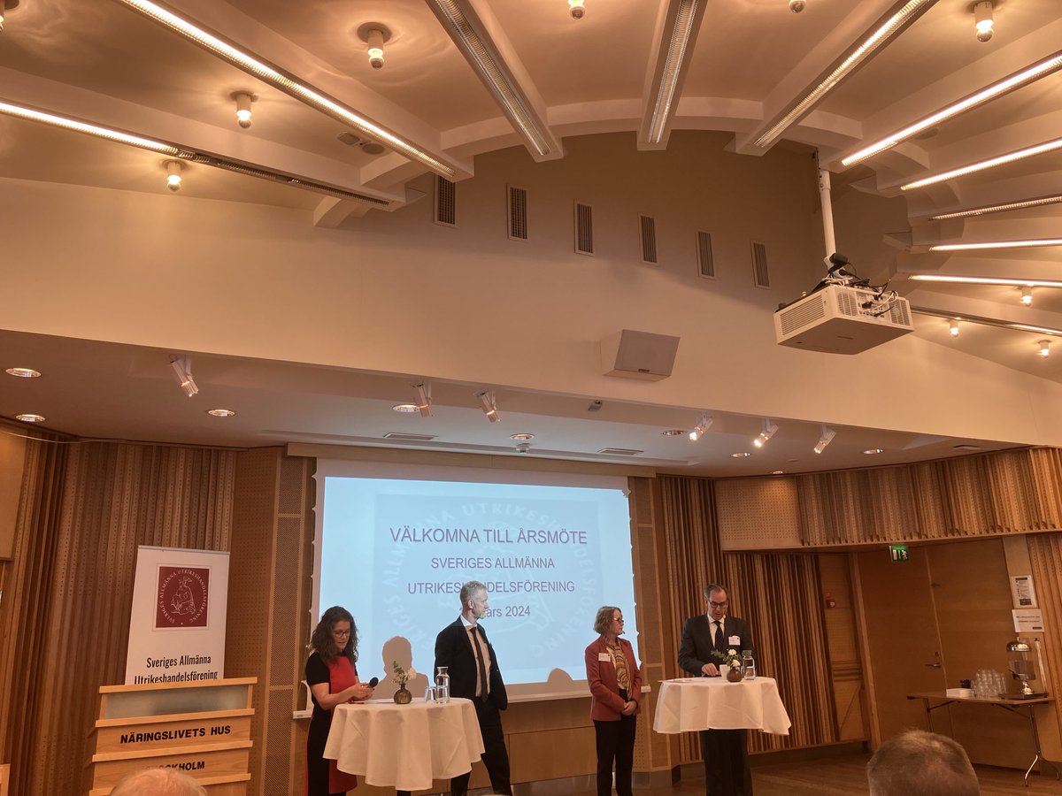 På SAU årsstämma. Exporten är 50 % av BNP så det gläder mig att den insikten börjar bli välspridd. Industrin är loket med fint stöd av de övriga sektorerna Tjänster, Handel, Transport och Bygg! Tillsammans gör vi Sverige starkare!