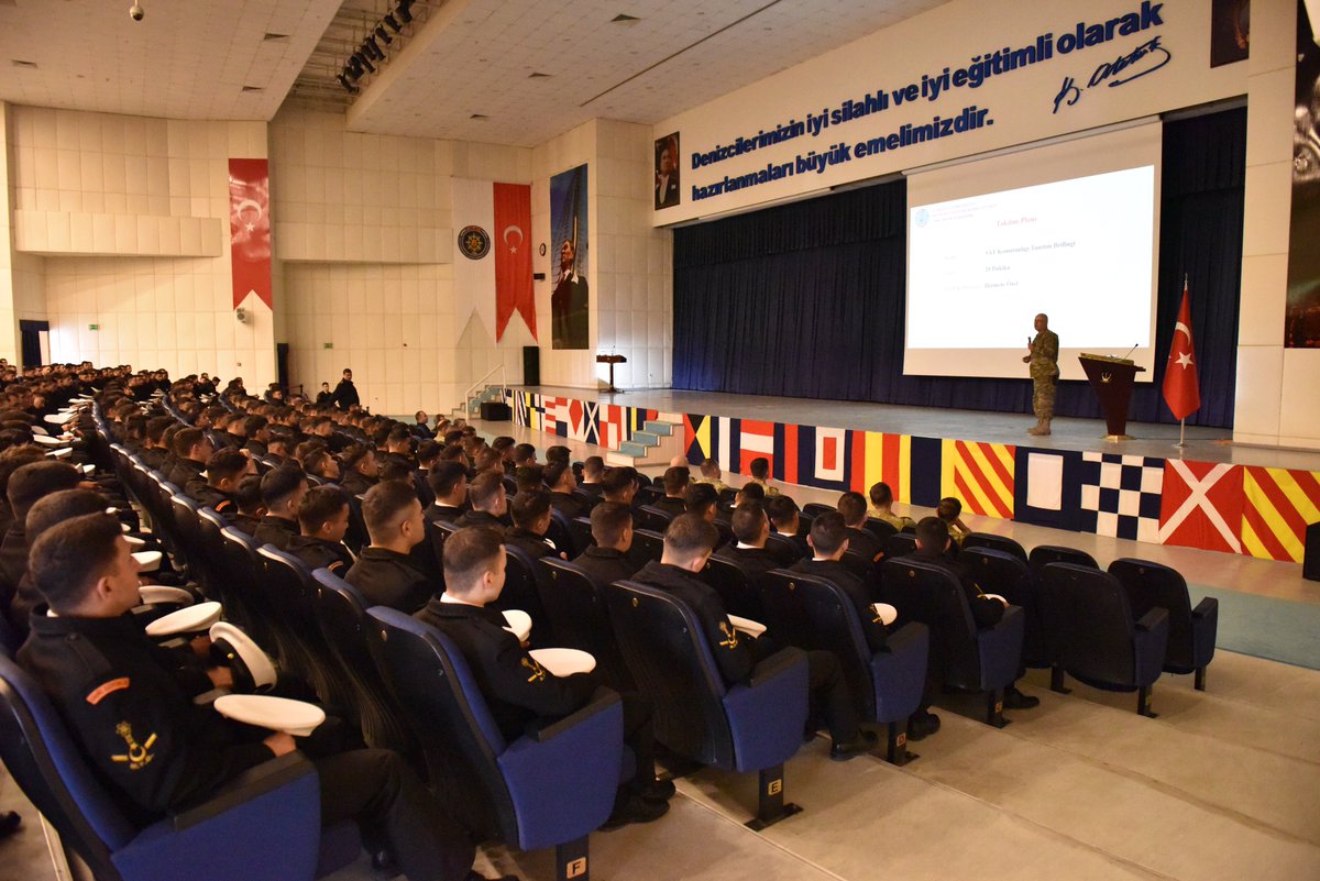 MSÜ Deniz Astsubay Meslek Yüksekokulu öğrencilerimize, Su Altı Taarruz (SAT) ve Su Altı Savunma (SAS) özel ihtisaslarının tanıtılması maksadıyla harekât yeteneklerine ilişkin gösteri gerçekleştirildi.

Ayrıca 2. sınıf öğrencilerimize yönelik “SAT, SAS ve Dalgıçlığın Tanıtılması”