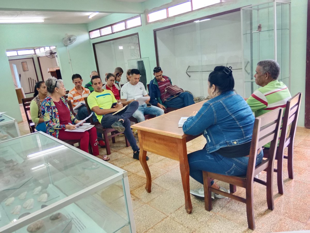 Atender y fomentar nuestros valores históricos desde los Monumentos.Tema analizado en la reunión de la Delegación Mcpal de monumentos en #Maisi #CubaViveEnSuHistoria.
