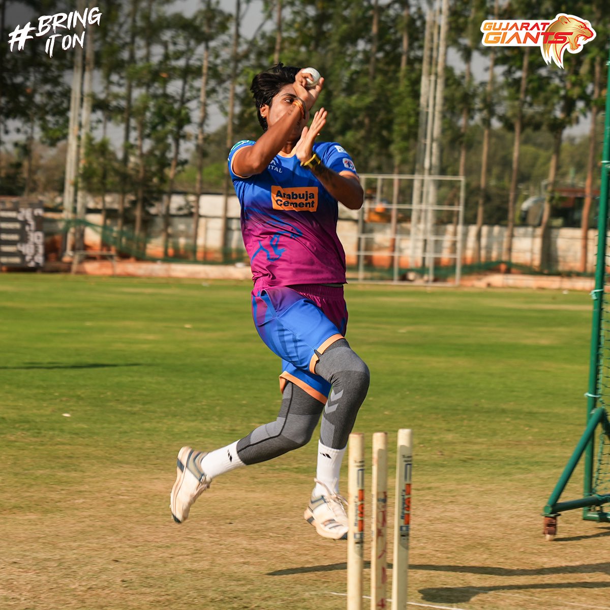 #GiantArmy, guess the bowler in the comments! 👀 #BringItOn #GujaratGiants #Adani