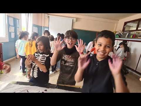 CIENCIA EN CLASE:  Hoy han venido dos mamás de la clase de 3º A a enseñarnos un montón de cosas sobre ADN y pH. Ha sido una mañana de ciencia y experimentos en las que no sólo hemos visto cambiar el pH de diferentes soluciones sino que nos llevamos a… dlvr.it/T4hZSp