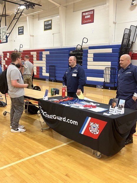 Tuesday was Enlist day and students participated in a Mock PRT test while also being able to interact with service members and hear their personal stories while also attending a recruiter meet and greet!