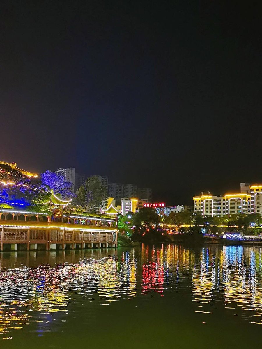 Angel1908901's tweet image. 夜には人々が落ち着き、心が静まります。