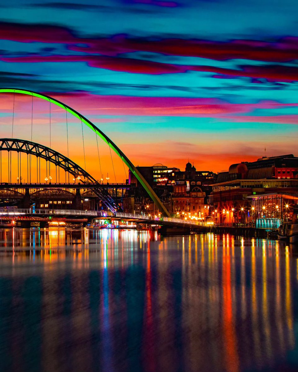 One of the North East's most scenic locations! 😮  

How would you describe this photo of the Quayside? 👇  

📸: Ready Steady Shoot Photography