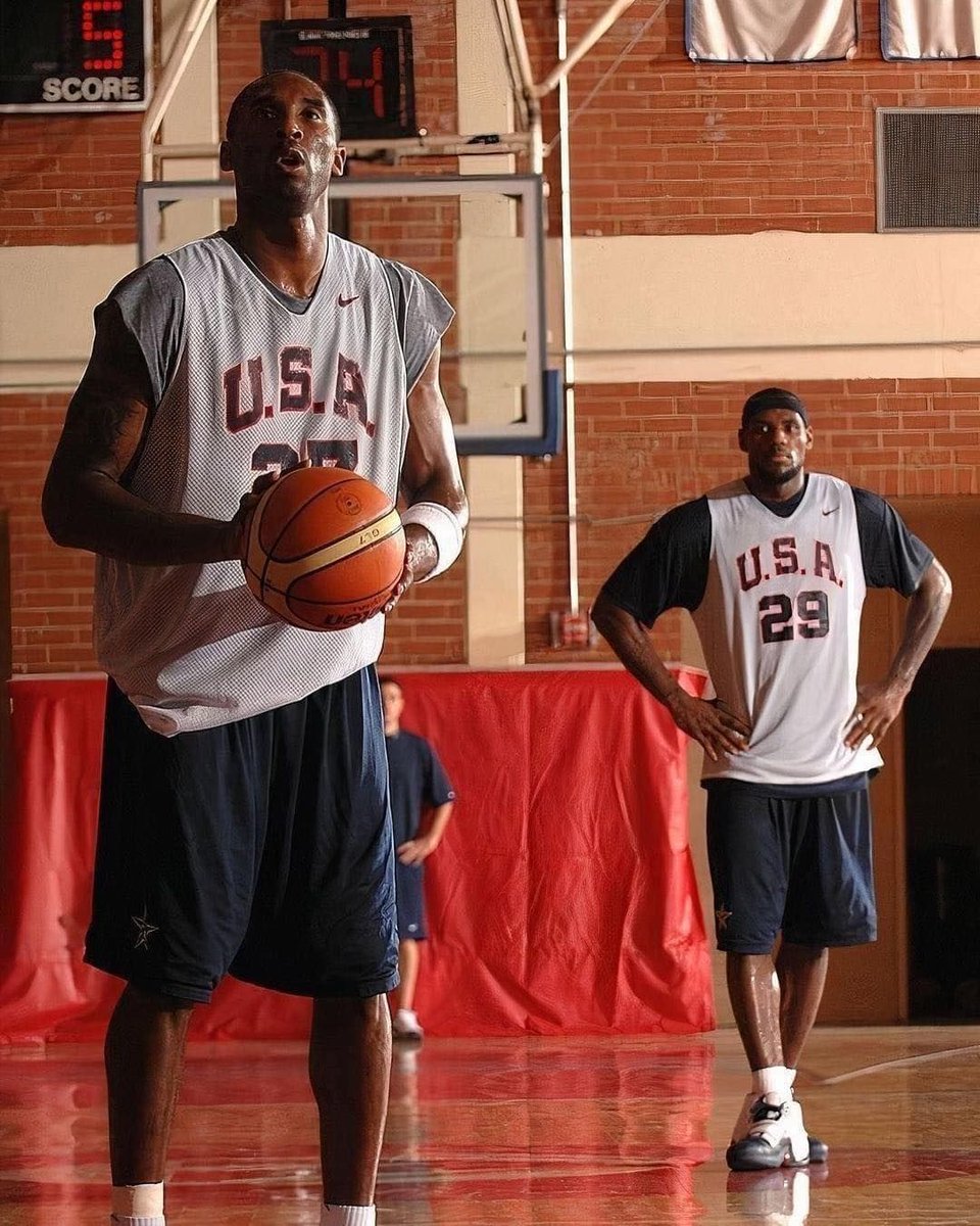 FIBA's tweet photo. Kobe and LeBron training ahead of 2007 #AmeriCup 📸 https://t.co/sd6iLi2LrH