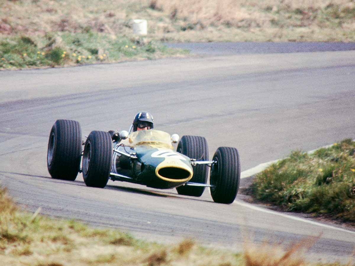 .
🏁Graham Hill (#Lotus F2 48-FVA) Brian Watson From The 1967 Oulton #F1 🏁

Photographs by Brian Watson from the 1967 Oulton Park Spring Cup.
1. Jack Brabham (Brabham BT20)
2. Jackie Stewart (BRM P83)
3. John Surtees (Honda RA273)
4. Graham Hill (Lotus F2 48-FVA)
5. J...