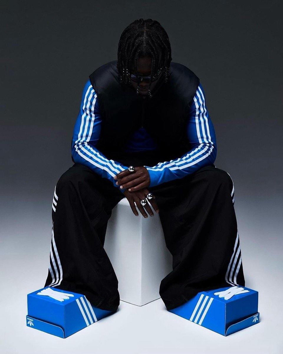 sdmlinks's tweet photo. Experimento social? adidas adiciona seu novo "tênis caixa" no calendário de lançamentos. Você usaria? 👀 https://t.co/4cmtYUE5qv