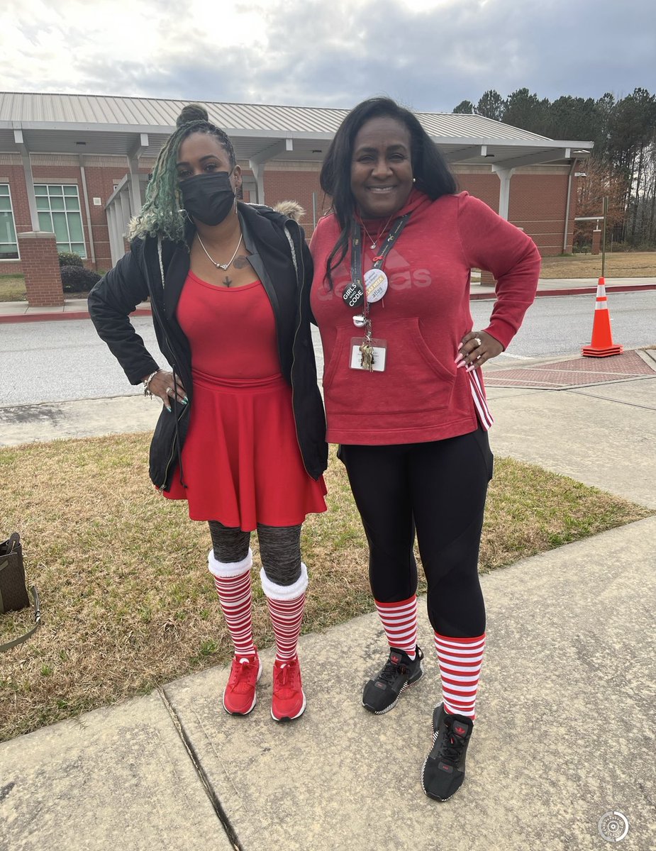 NicoleTFulton's tweet photo. Shout out to the best AP in Fulton county . @APJordan12  is always about business and it is a pleasure working under her leadership ! Our AP is simply AMAZING @OakleyTigers @APJordan12 https://t.co/5U4UyWgA3D