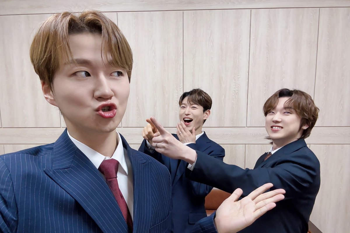 official_fore's tweet photo. [📸]

240327 불교 전국 합창제 종료

광주에서 ✨미모✨ 터트리고
🎼노래🎶 로 광주를 터트려버린 삼포레

다음엔 또 어디를 터트릴지... 내 무습다😎👍

#포레스텔라 #Forestella https://t.co/VtX9E9on2P