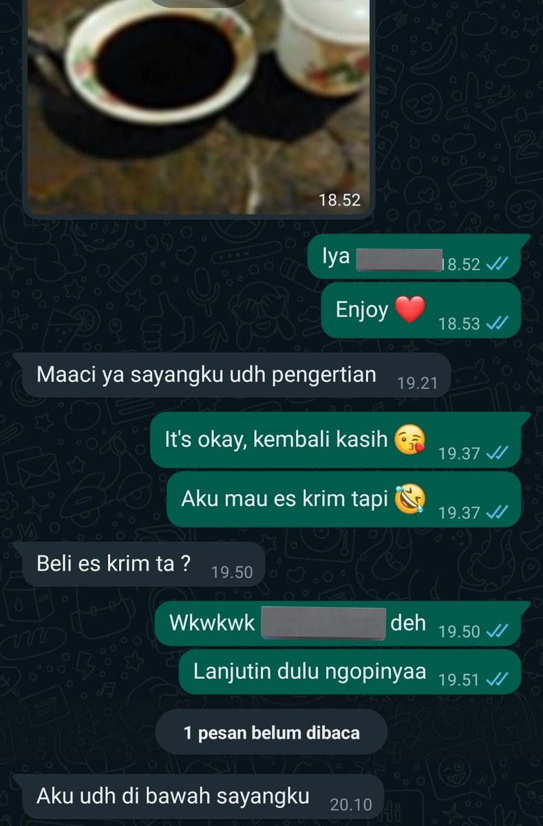 Fitatril's tweet photo. Kupikir udah effortless tapi masih oke lah. Sogokan dikit boleh lah ya 🤏🏻🤣 https://t.co/RK1tpQJNIa