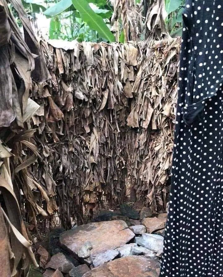 Kwizera45869603's tweet image. This is in Uganda but planned kids think this is a shrine🤭🤭