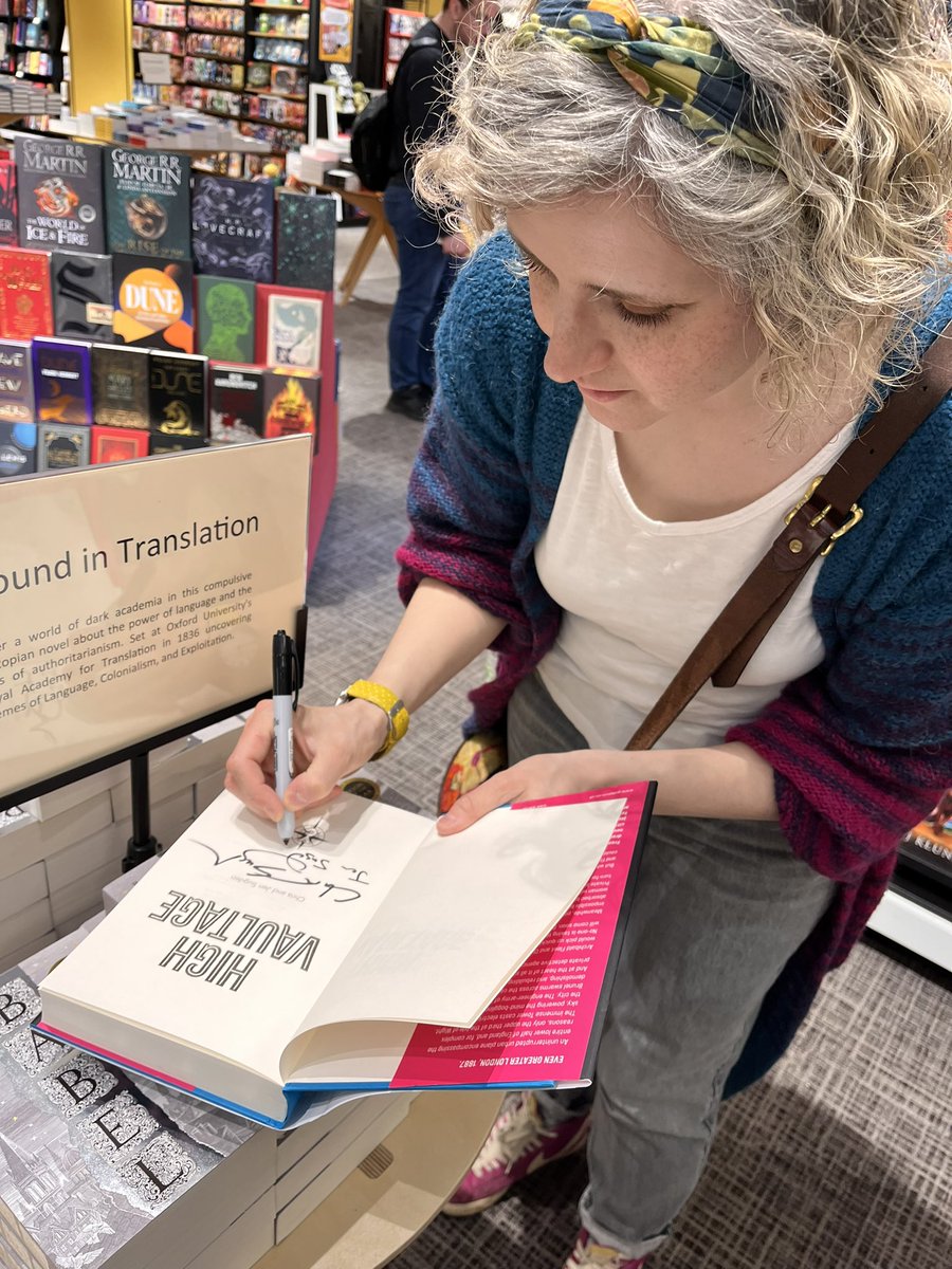 chrssgdn's tweet photo. A lovely morning recording an episode of  Confessions of a Book Collector with @DavidHHeadley followed by quick signing stops at @WaterstonesPicc @Foyles @WaterstonesTraf. 

(Fancy special edition at @GoldsboroBooks *already* signed and continues to be both fancy and desirable) https://t.co/O2Yleveo23