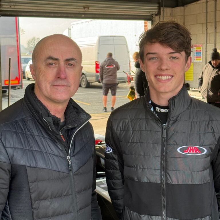 📰 NEWS @JHRdevelopments ace Patrick Heuzenroeder gains support from @brabsracer and @TheBishF1 🗣️ “I am looking forward to sharing my experience with him, opening up my network, and supporting him at tests and races, to get him to F1.' Full story: gb-3.net/news/2024/mar/…